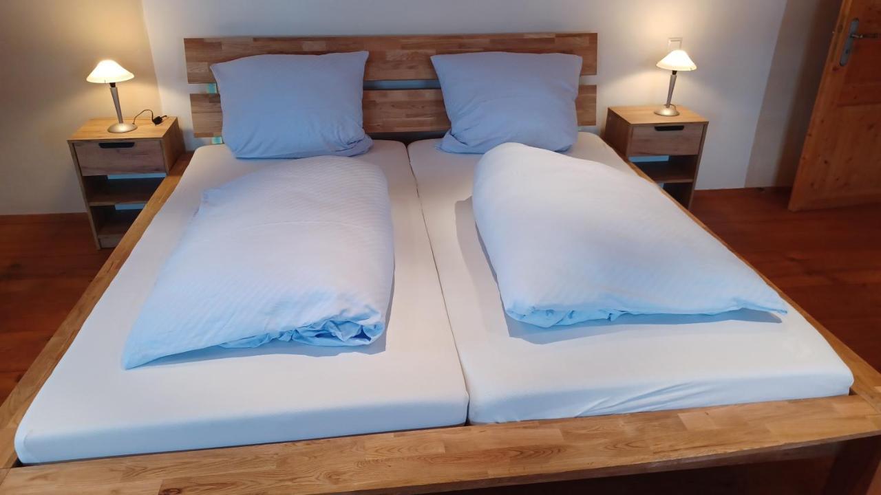 Schwarzwaldstube Apartment ทิทิเซ-นอยชตัดท์ ภายนอก รูปภาพ